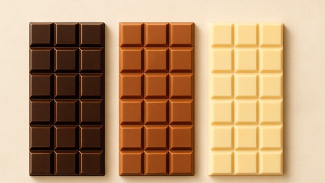 ビター・ミルク・ホワイトの3種類のチョコレート比較